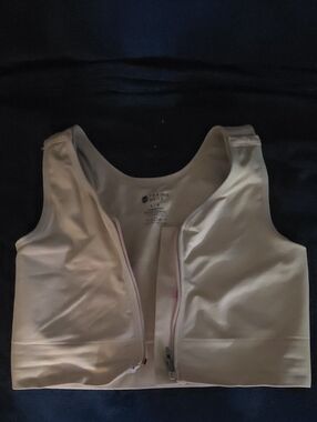 Front-Zip Support Bra in Light Beige/ Masectomy